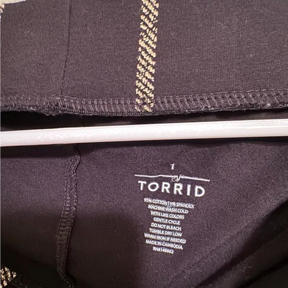 Torrid Black Plaid Pixie Leggings - Picture 2 of 4